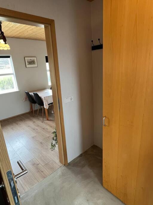 Black Valley Apartment Thoroddsstathir 外观 照片