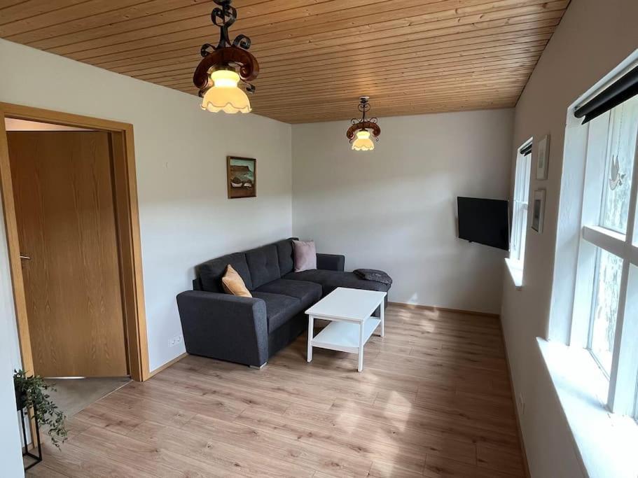 Black Valley Apartment Thoroddsstathir 外观 照片